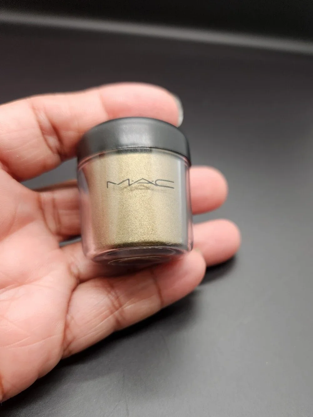 MAC Pigment Jar in Vintage Gold
